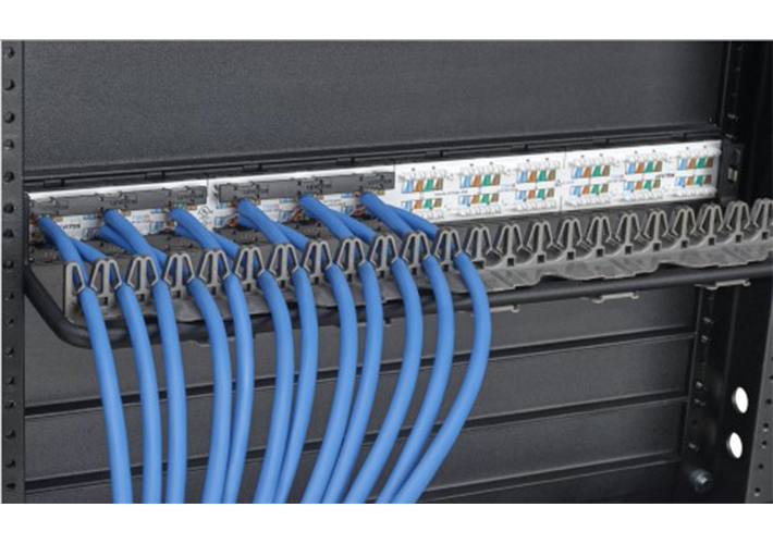 foto noticia Nuevo Cable Management Clip para la gestión de cables en los paneles UTP Cat6 y Cat6a de Leviton.